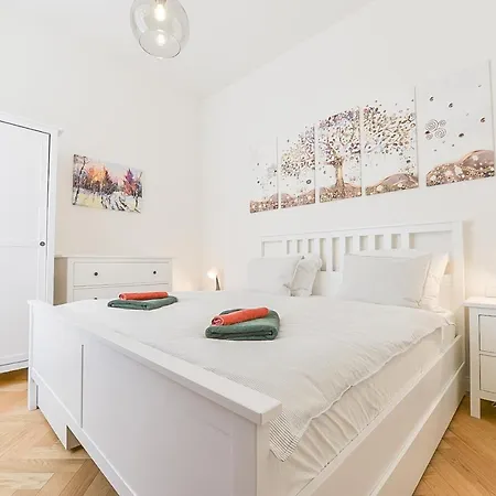 Brand New Apartment Next To Old Town Square Prague Exterior photo