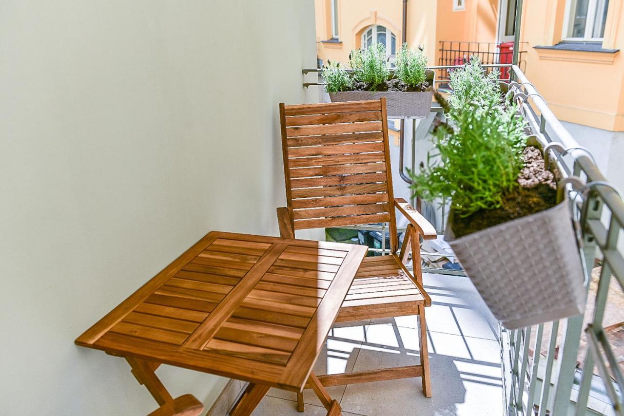 Brand New Next To Old Town Square Апартаменти Прага
